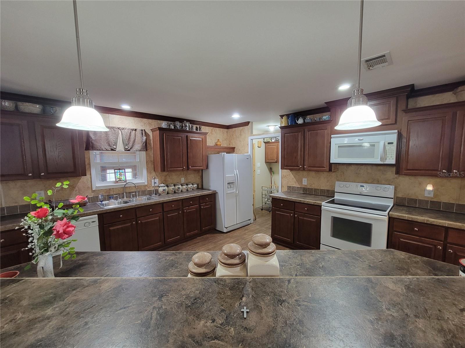 O6349895 Property Photo