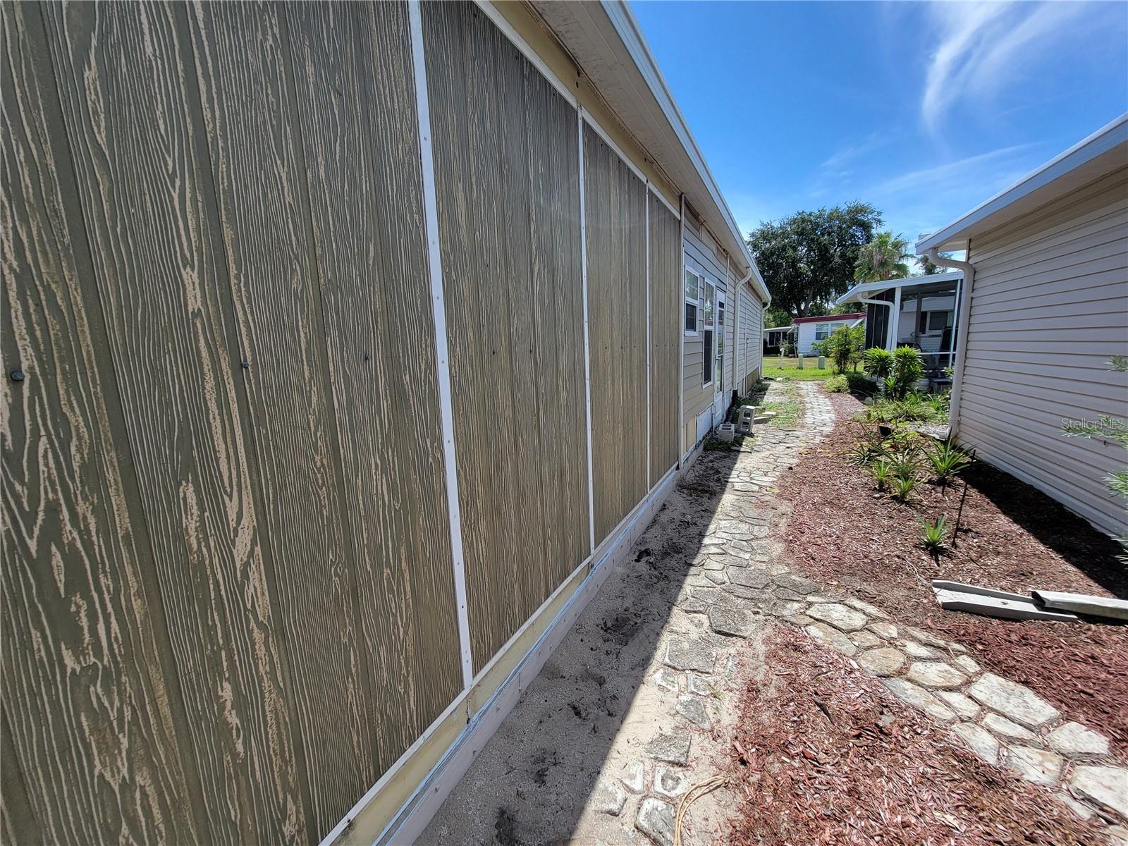 O6349895 Property Photo