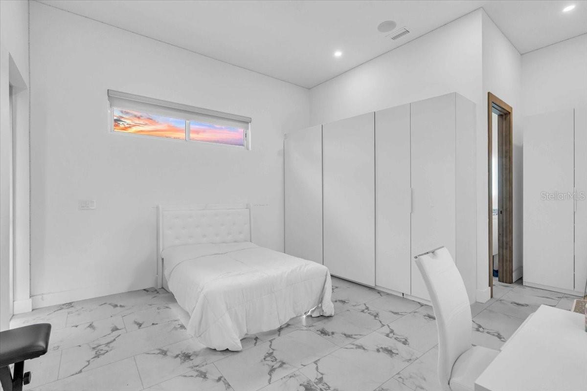 A4667415 Property Photo