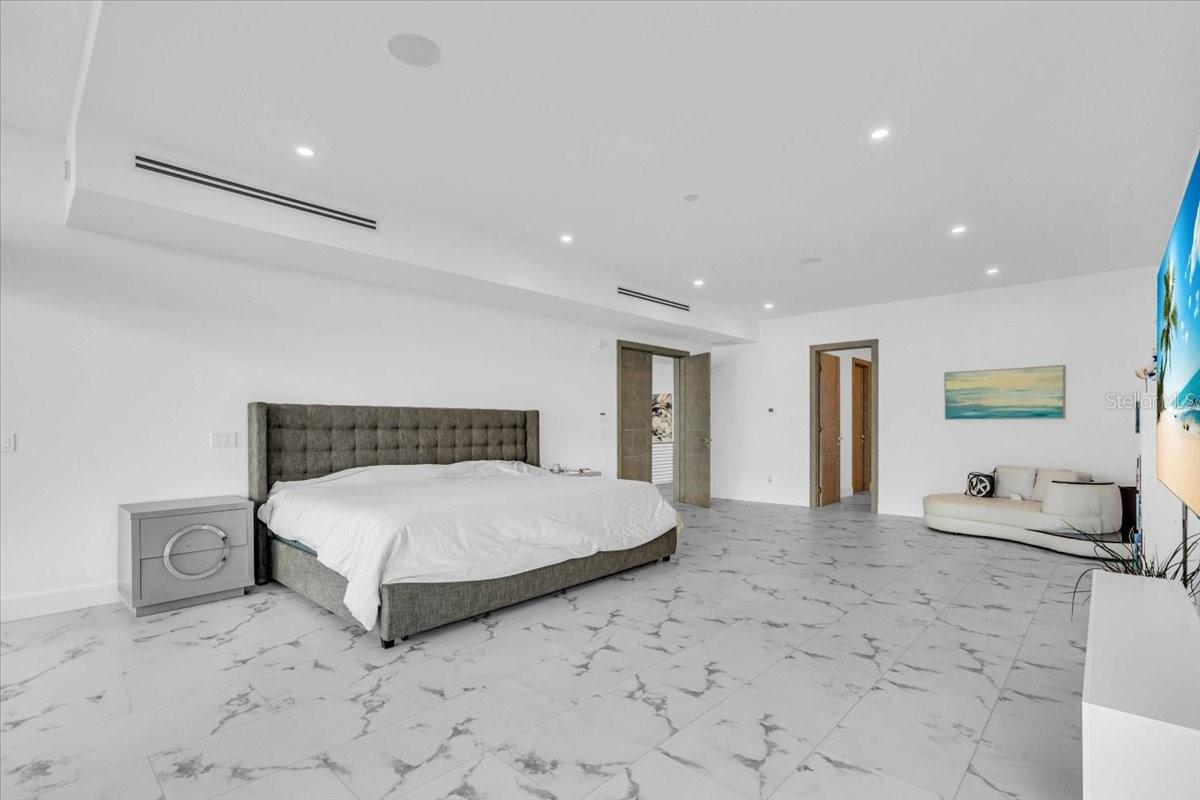 A4667415 Property Photo