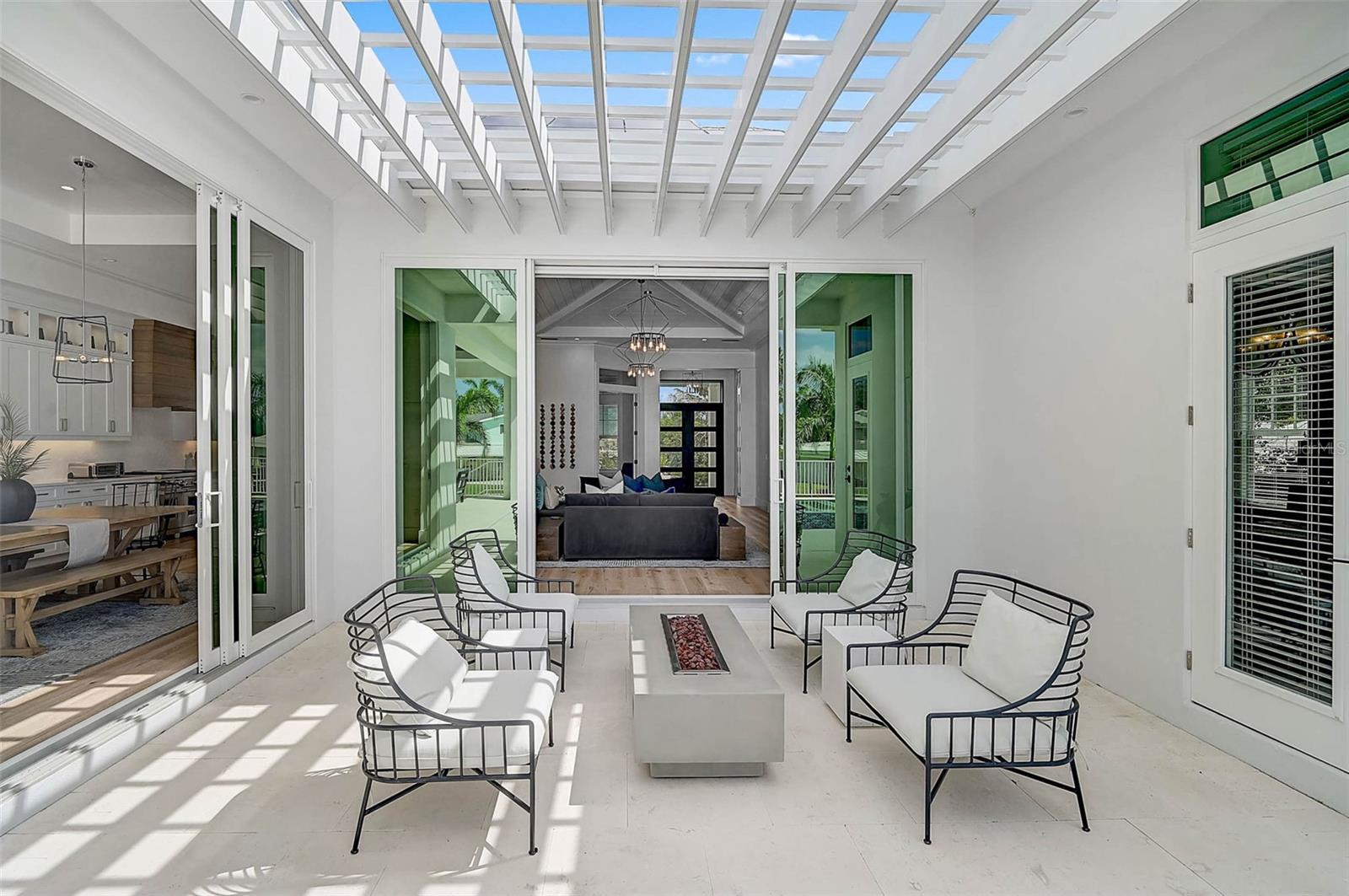 A4667422 Property Photo