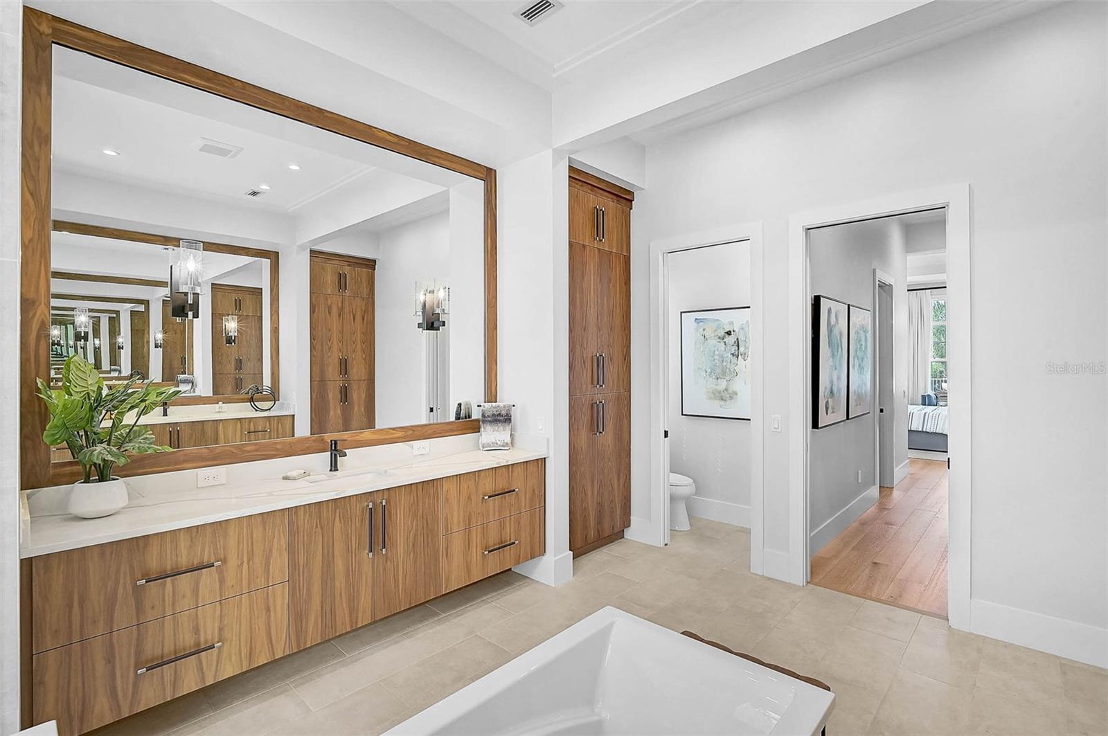 A4667422 Property Photo