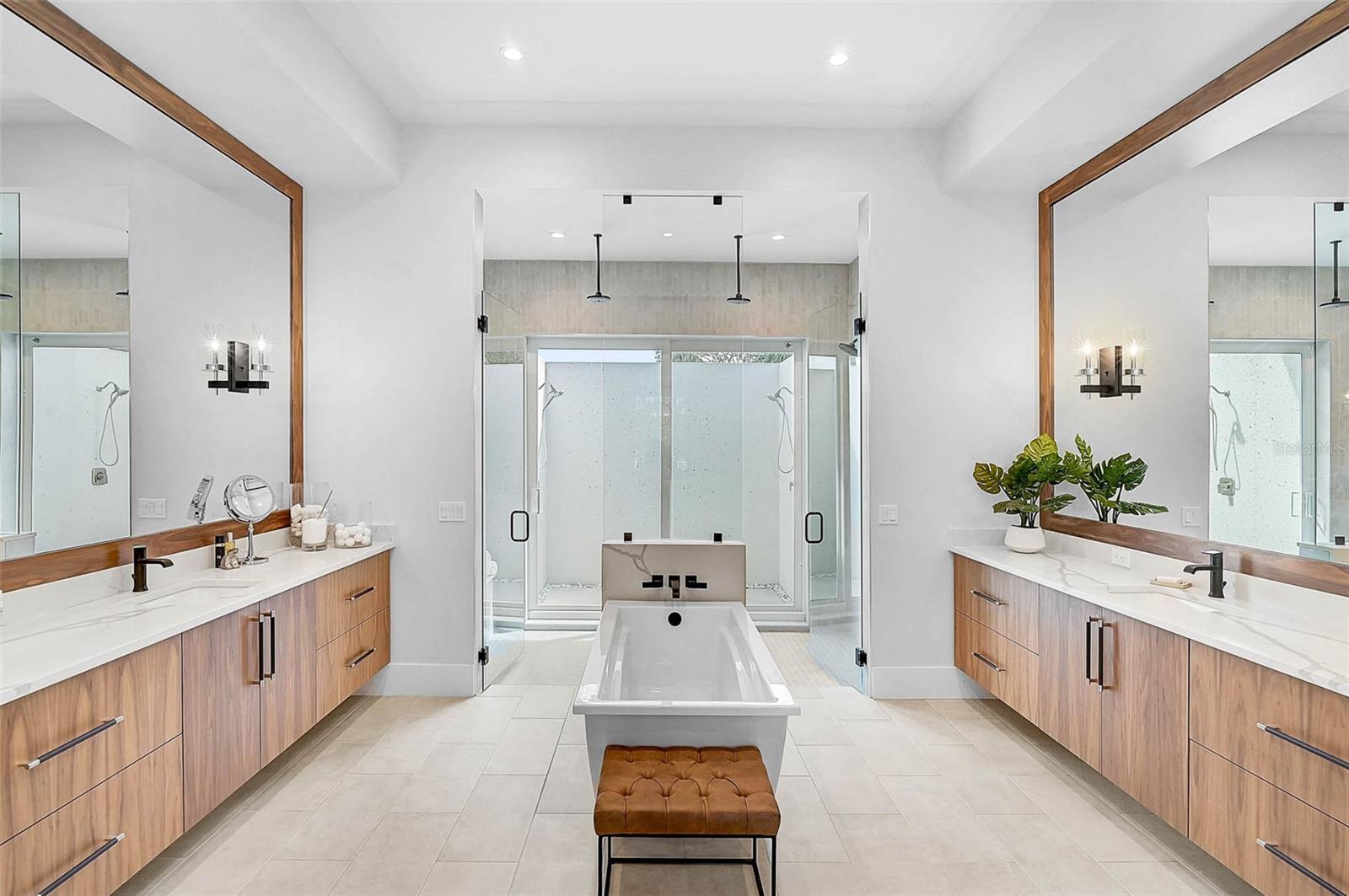 A4667422 Property Photo