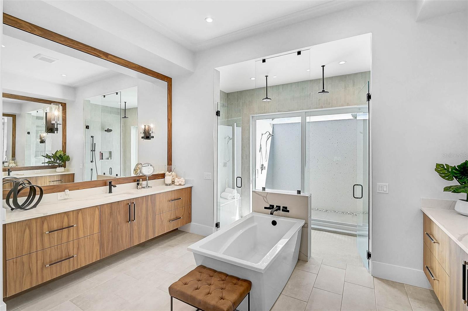 A4667422 Property Photo