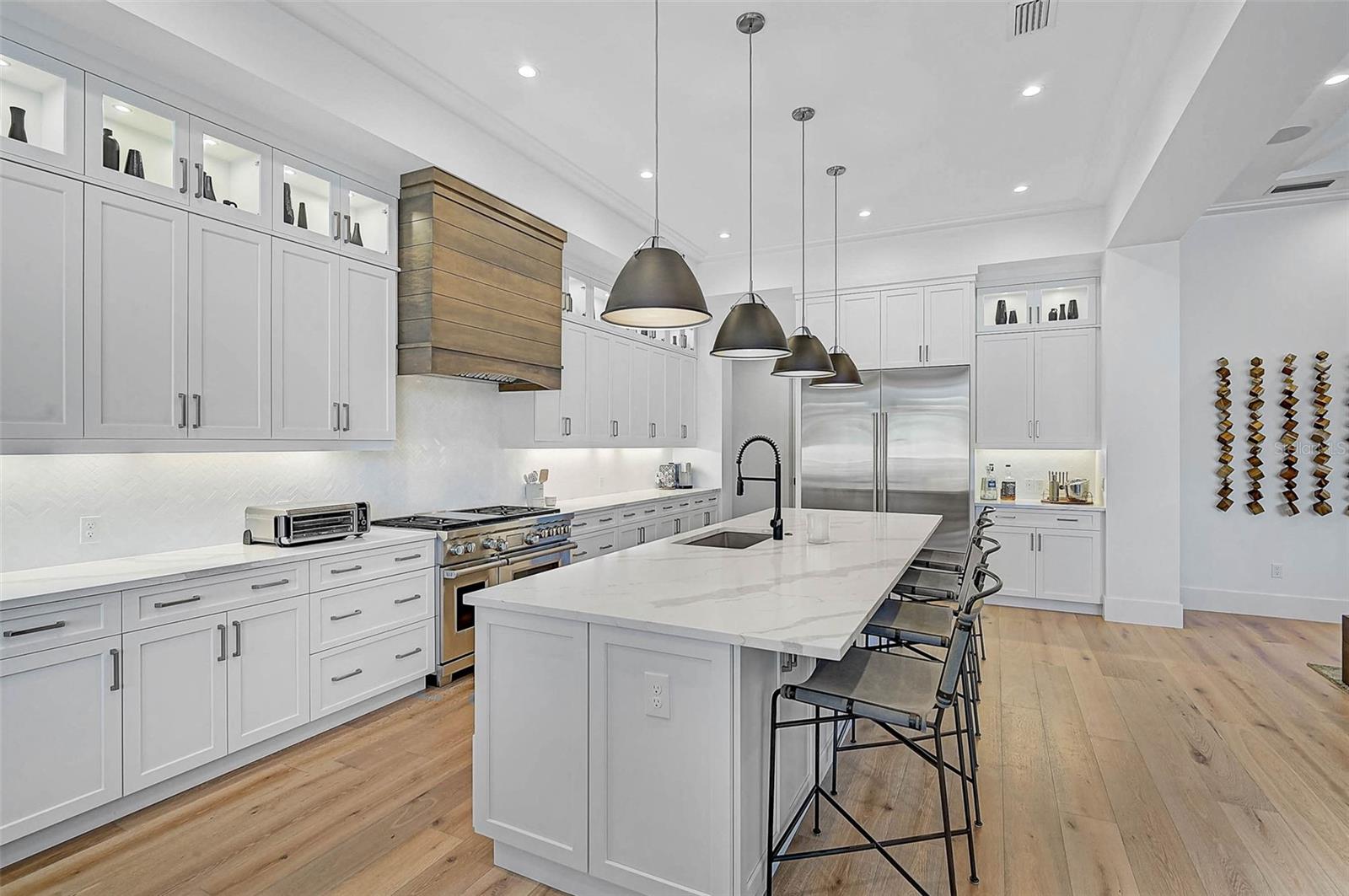 A4667422 Property Photo