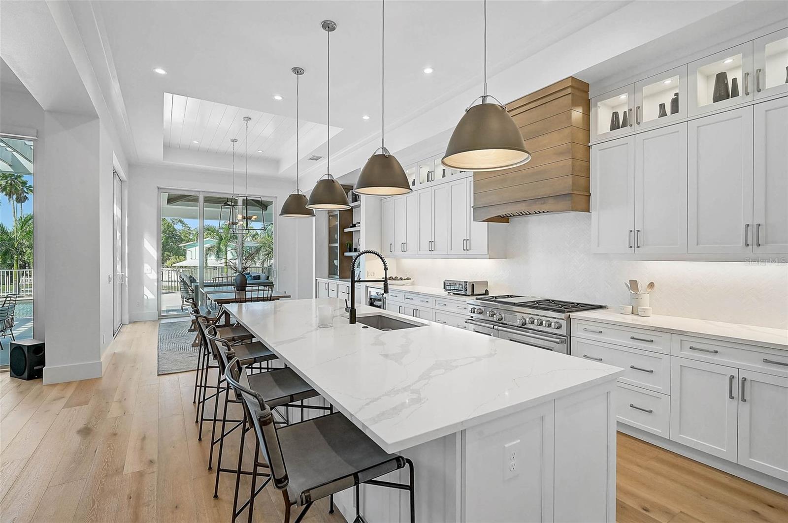 A4667422 Property Photo