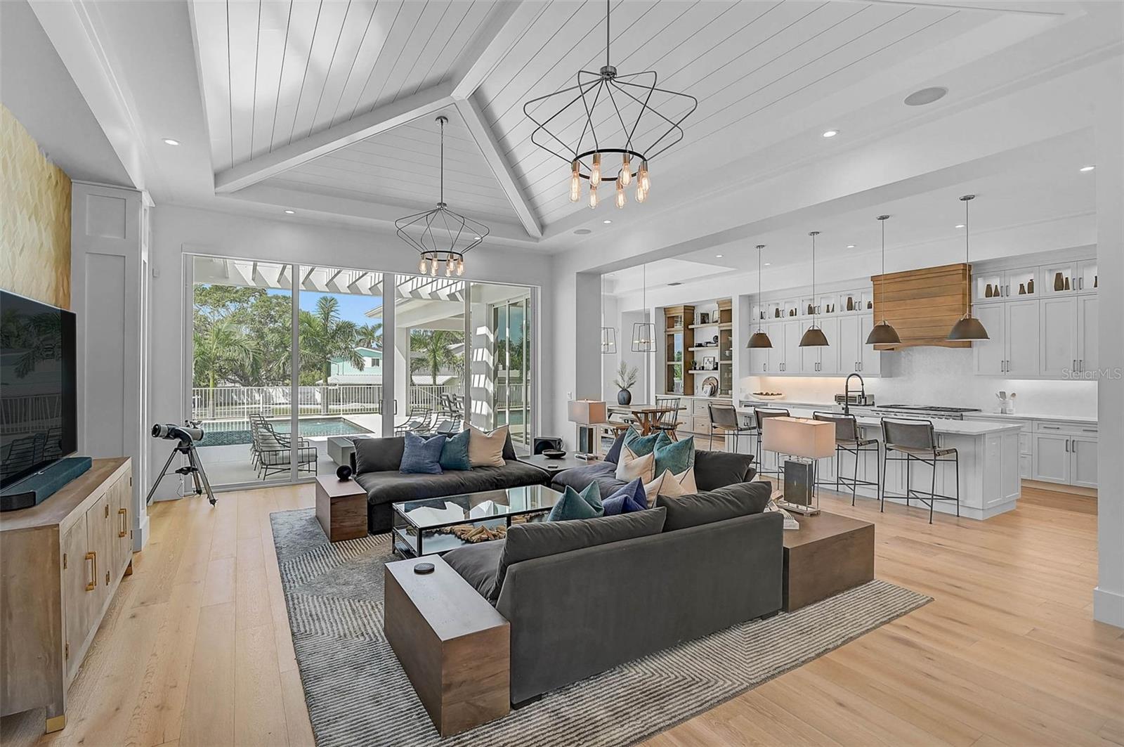 A4667422 Property Photo