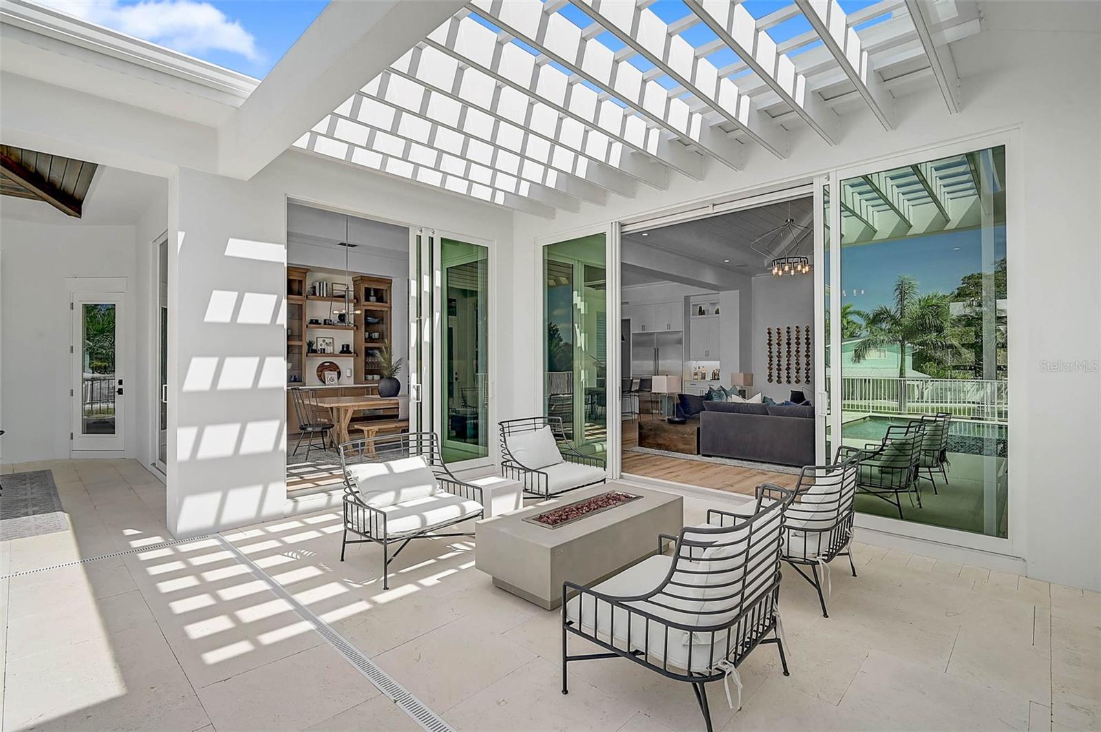 A4667422 Property Photo