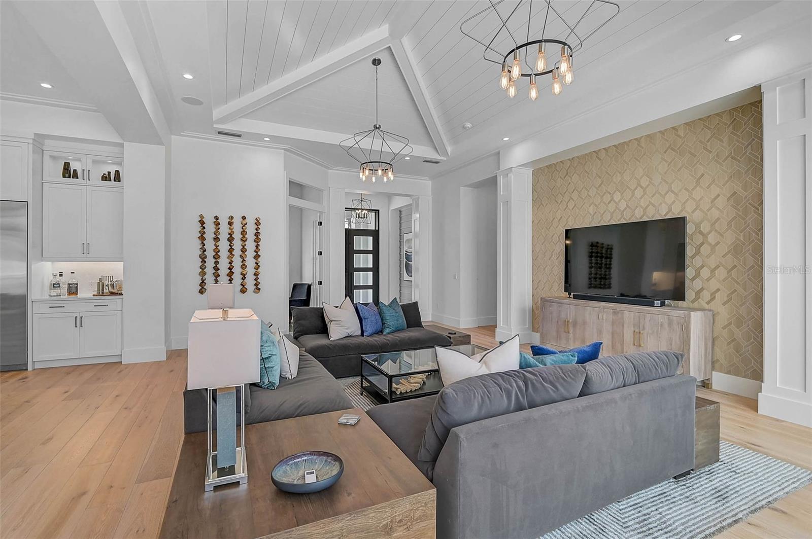 A4667422 Property Photo