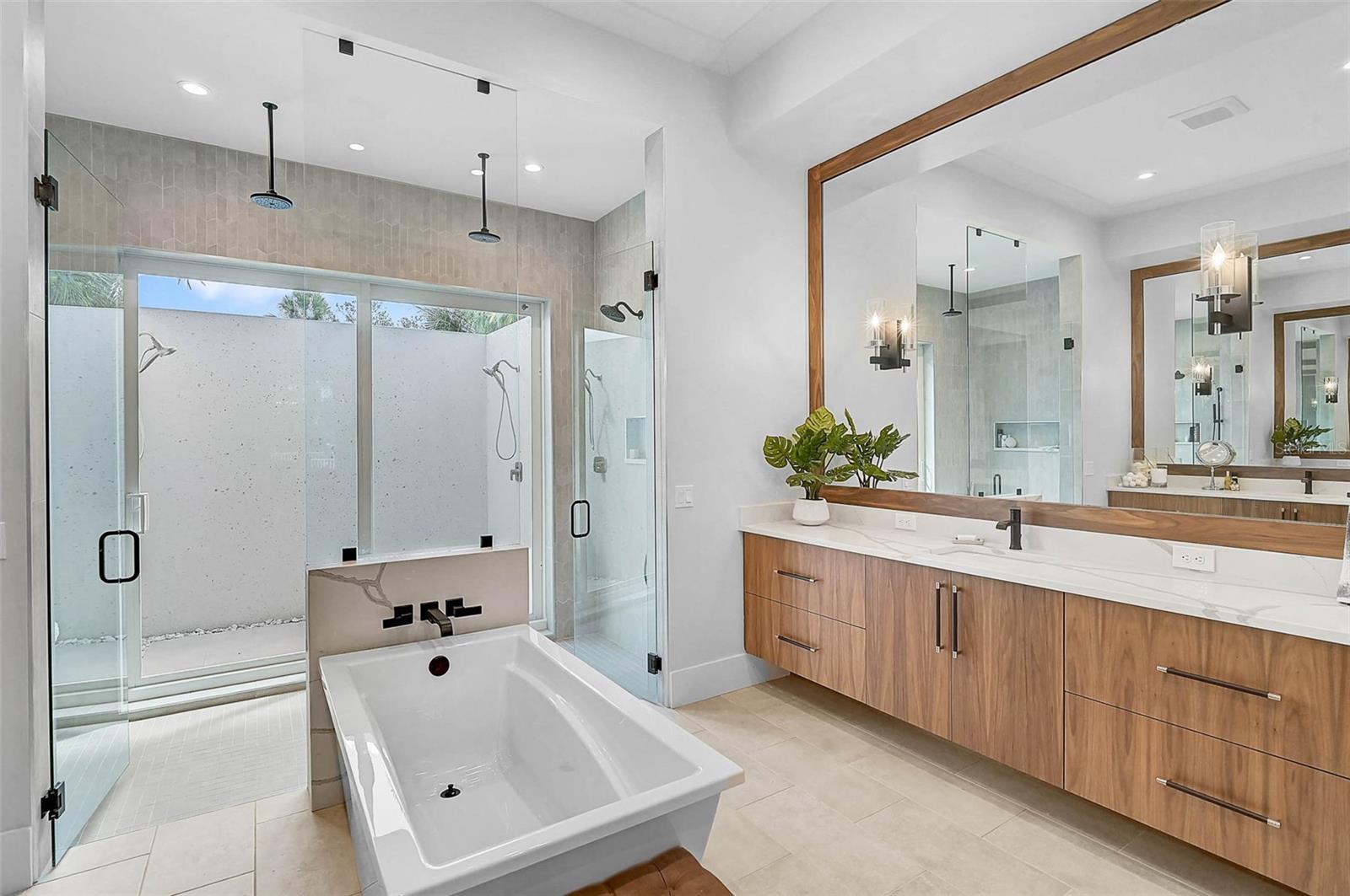 A4667422 Property Photo