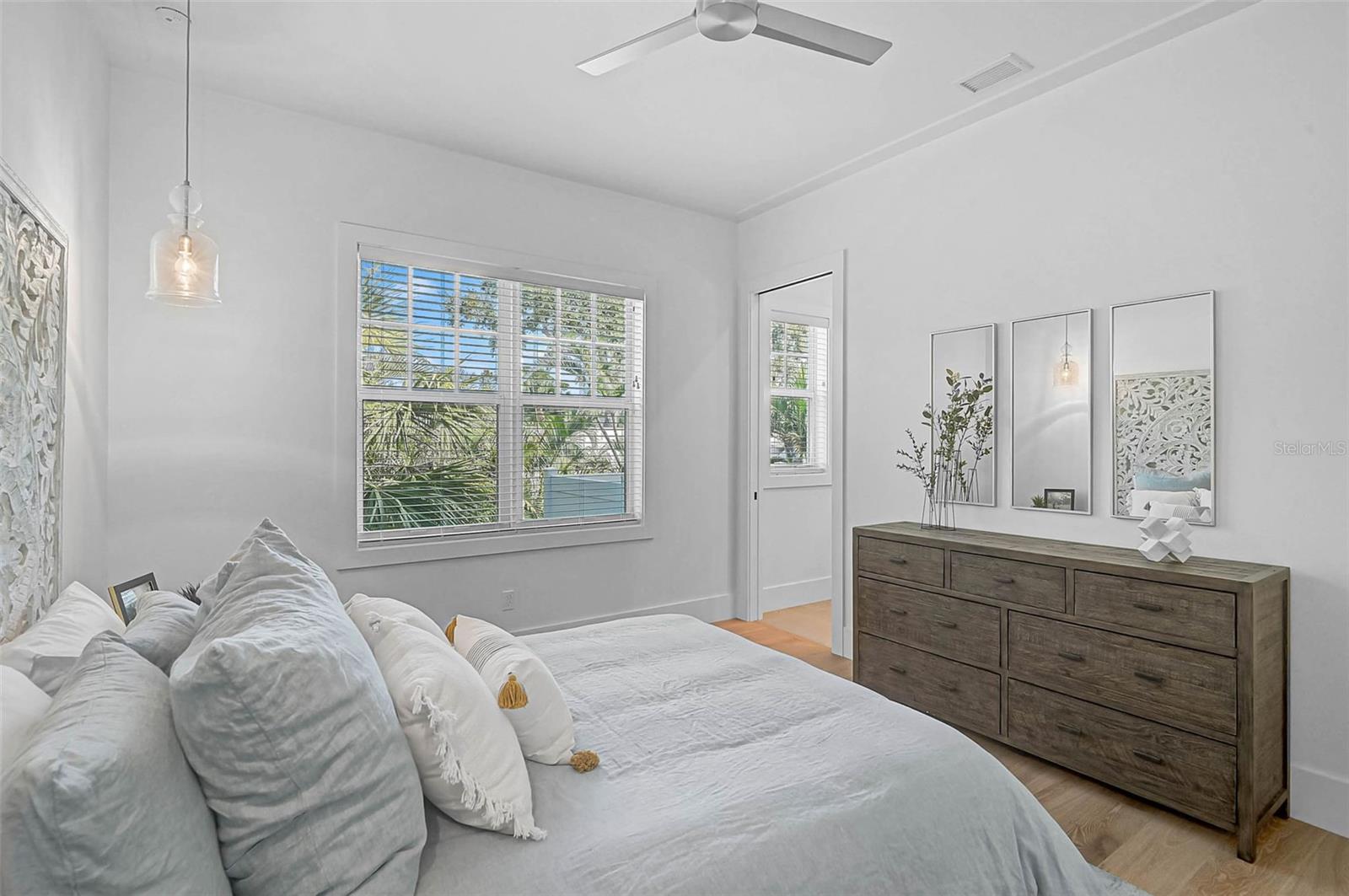 A4667422 Property Photo