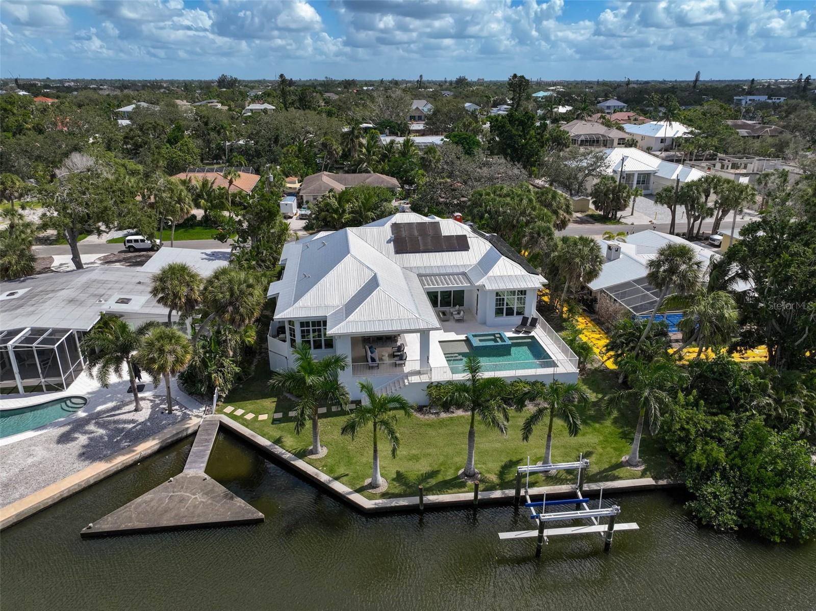 A4667422 Property Photo