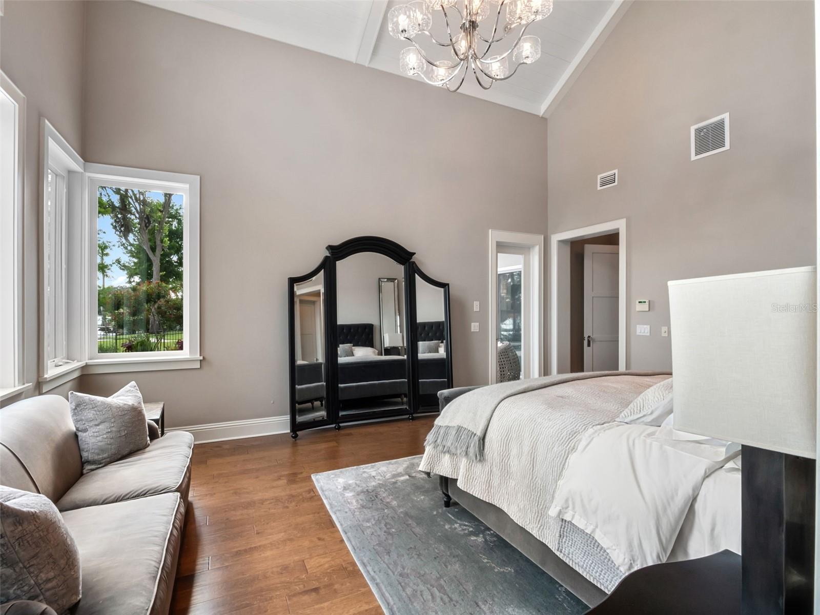 O6349925 Property Photo