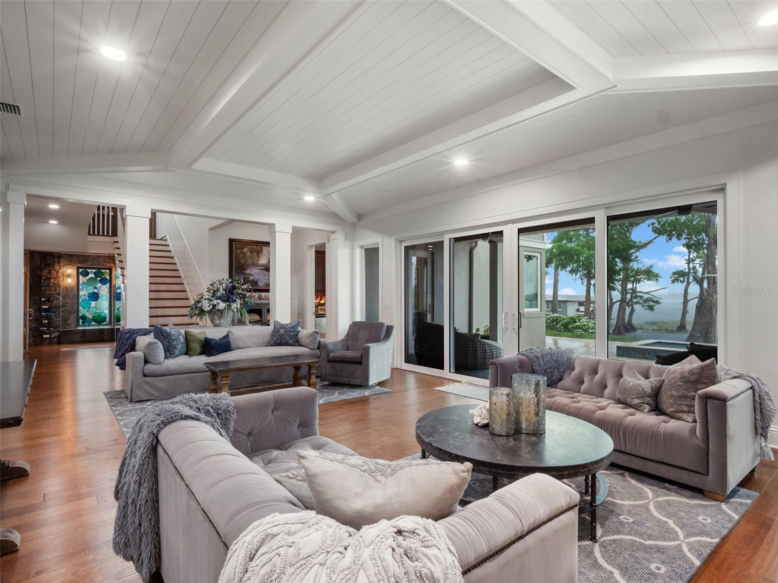 O6349925 Property Photo