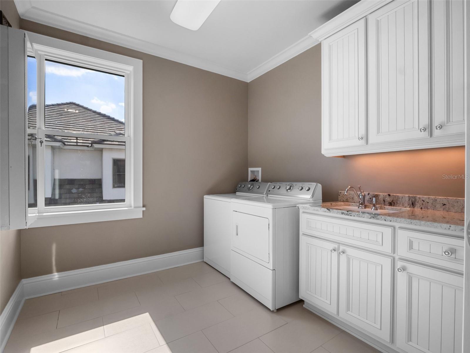 O6349925 Property Photo