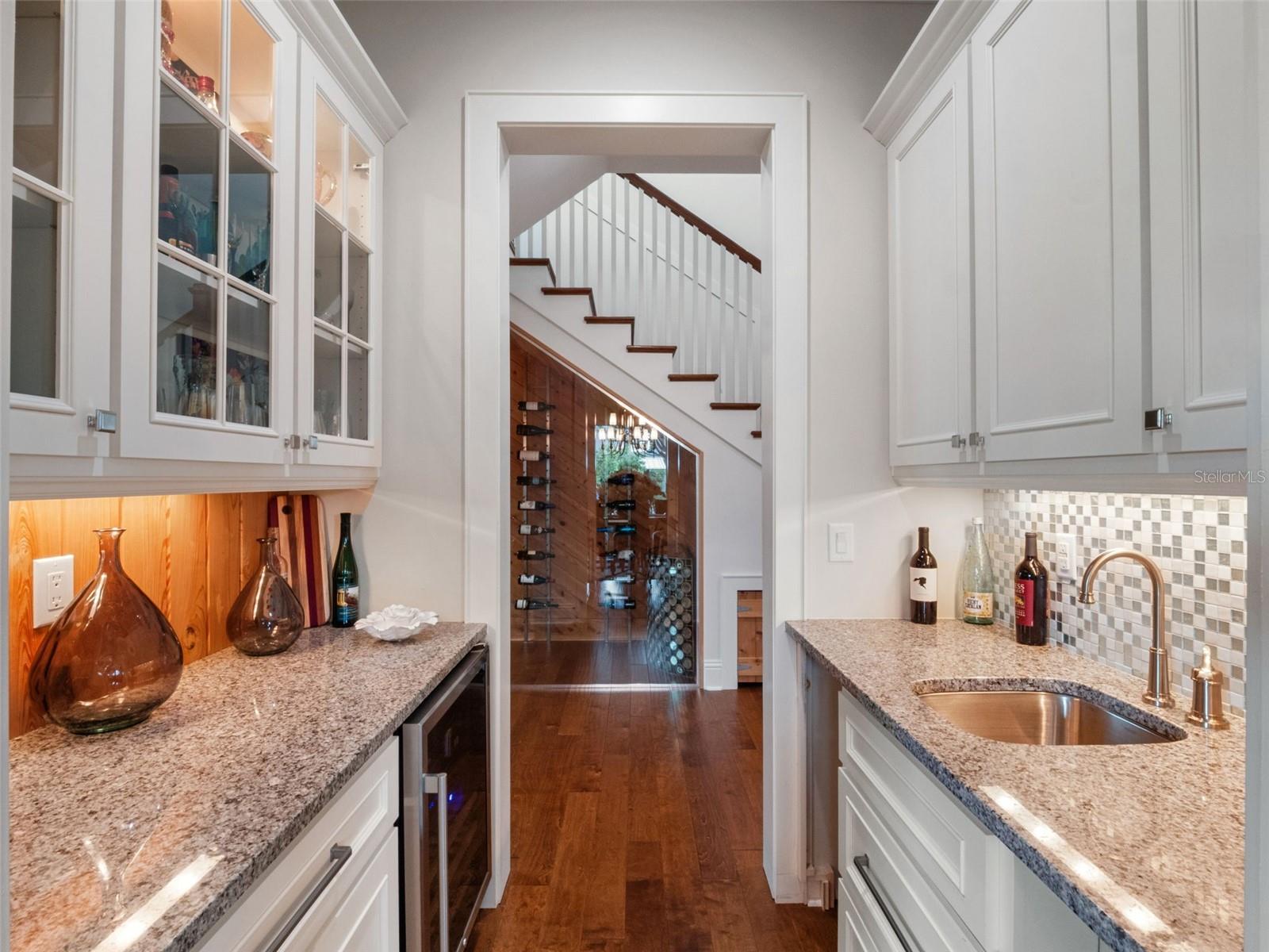 O6349925 Property Photo