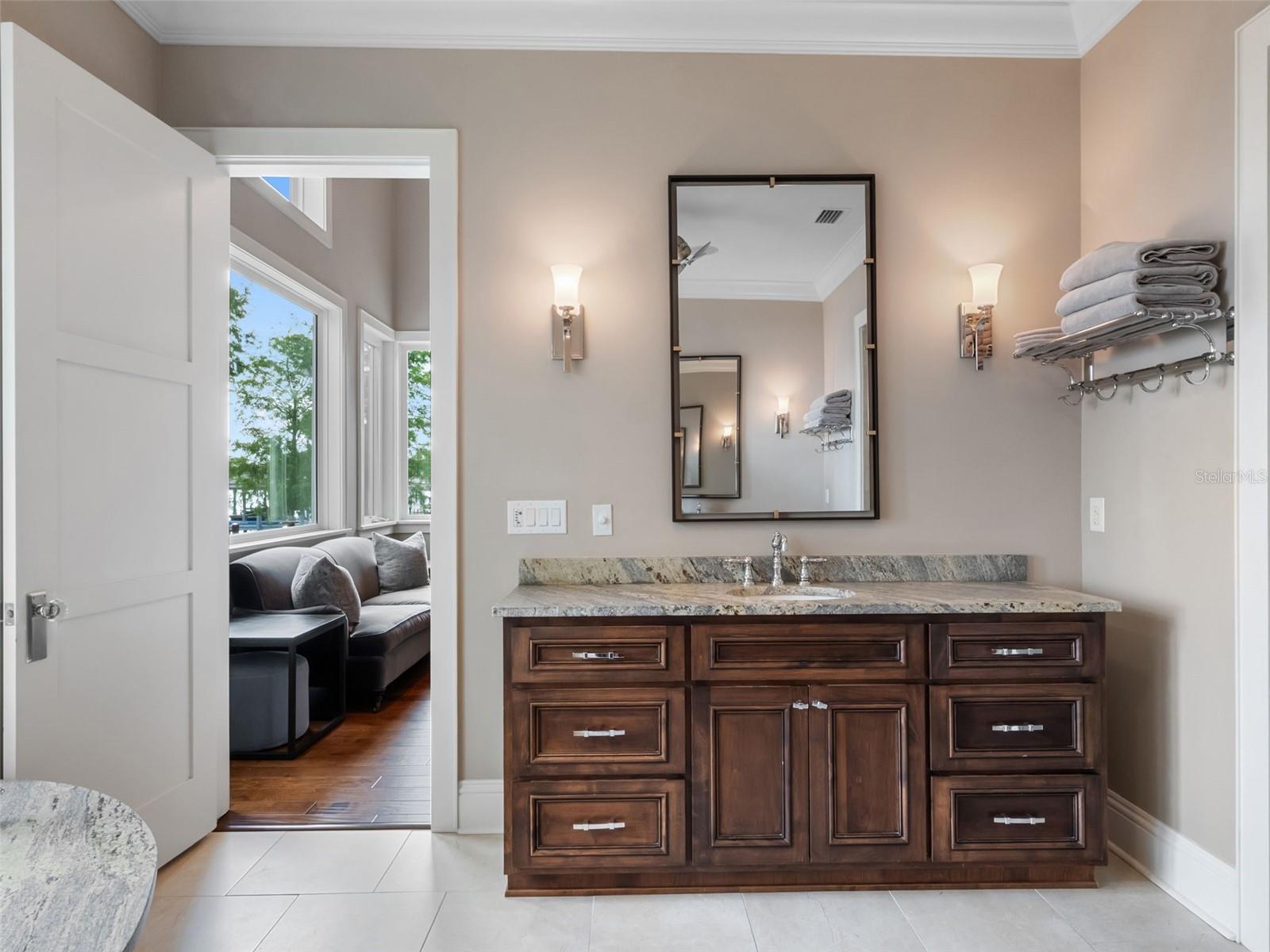 O6349925 Property Photo