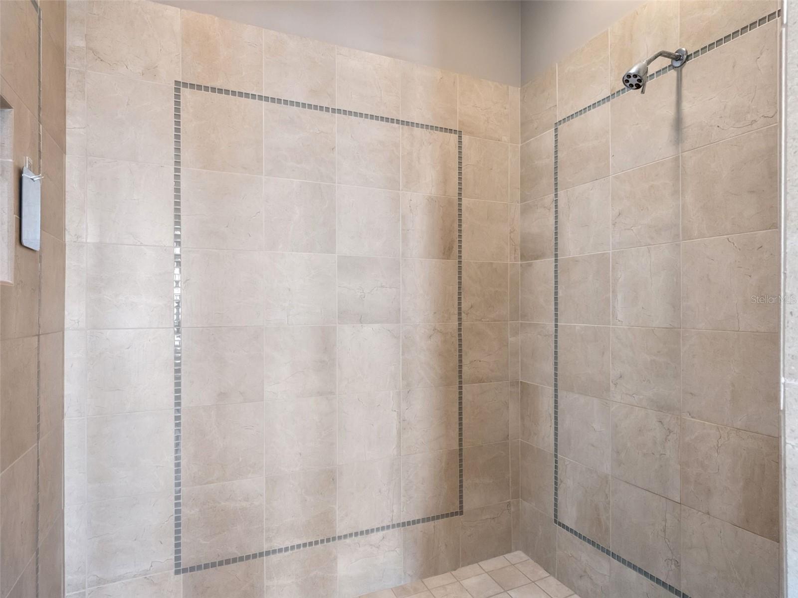 O6349925 Property Photo