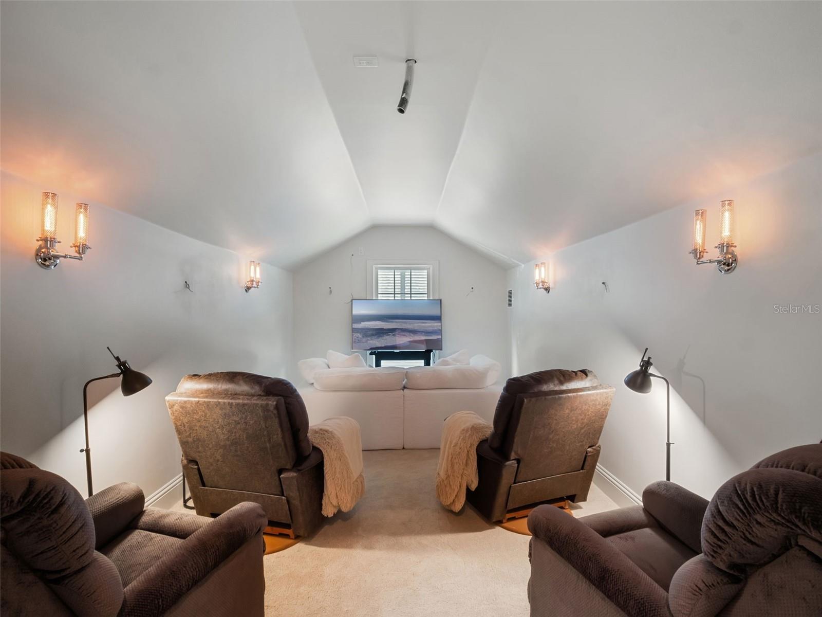 O6349925 Property Photo