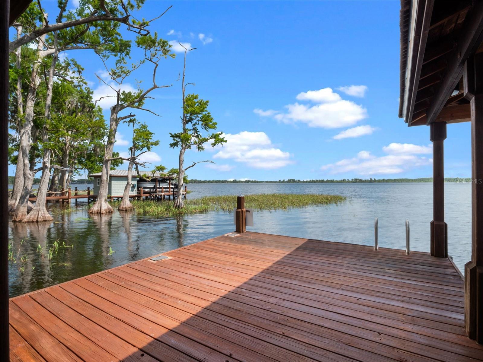 O6349925 Property Photo