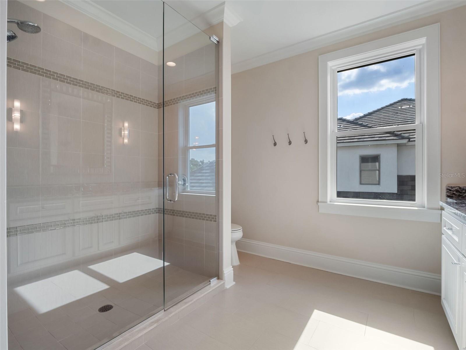 O6349925 Property Photo