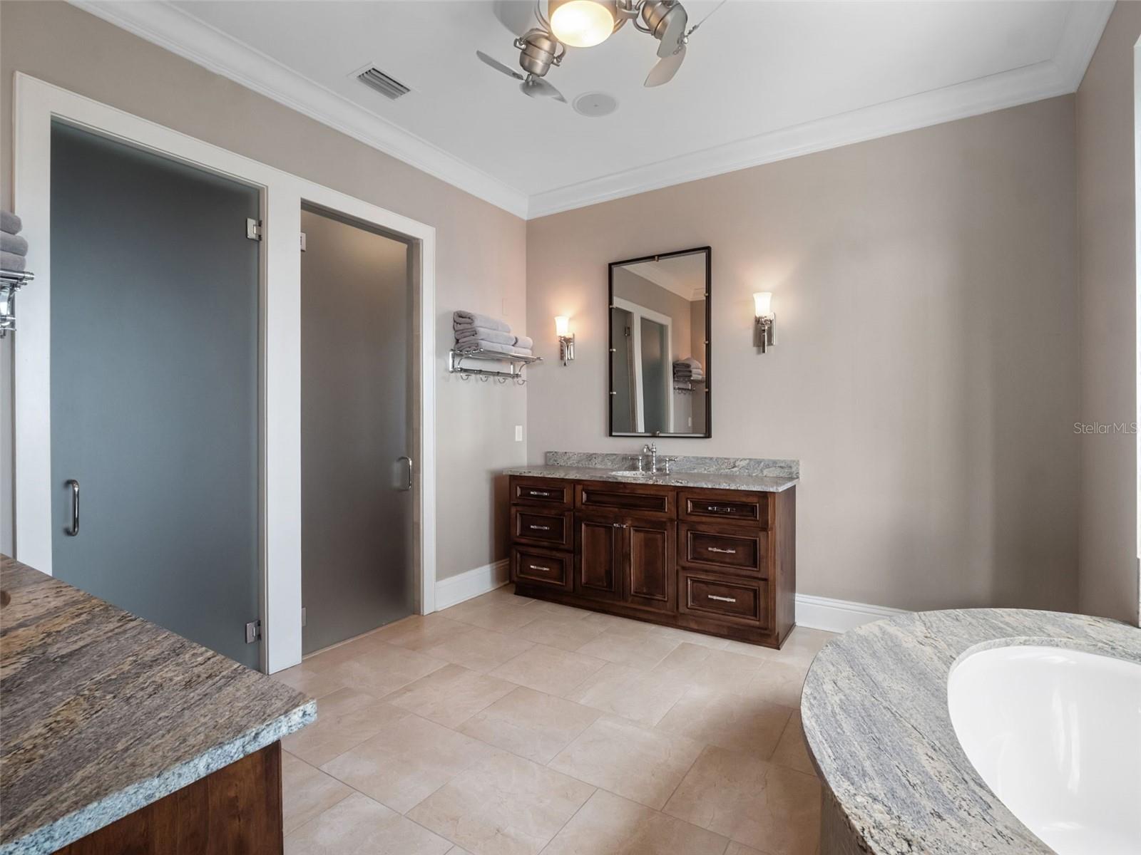 O6349925 Property Photo