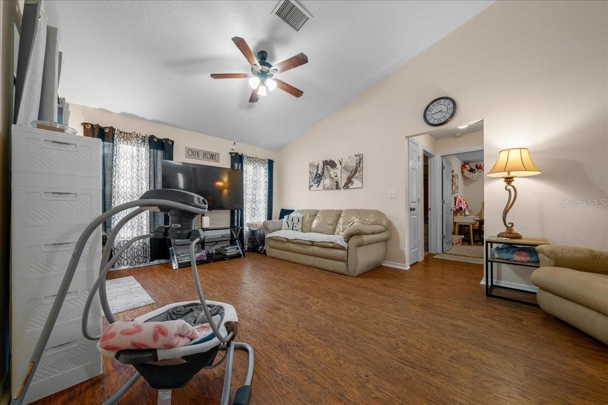 4435 LEMON ST, LADY LAKE, FL, 32159