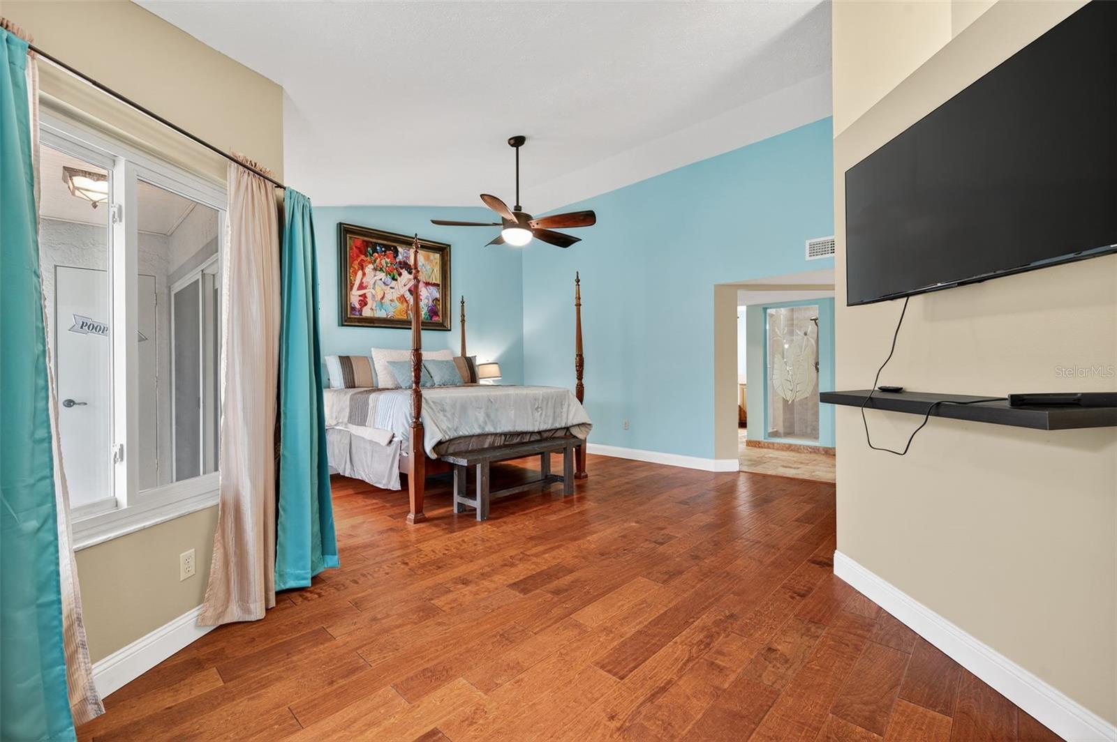 primary bedroom 1st floor