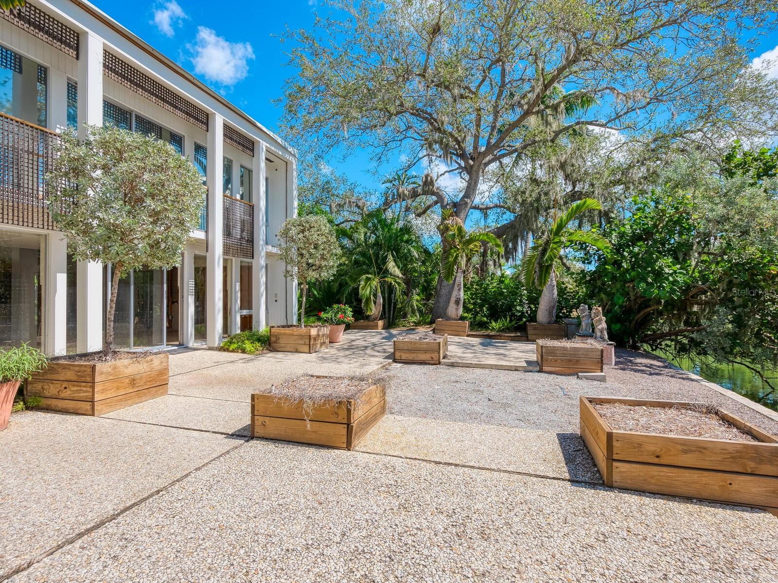 3721 FLAMINGO AVE, SARASOTA, FL, 34242