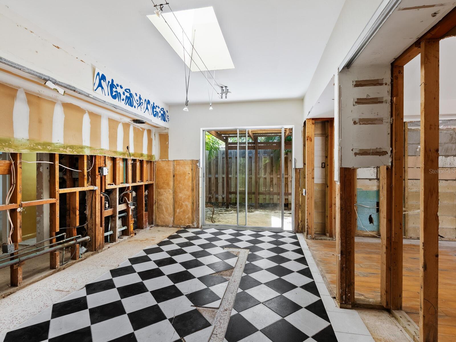 3721 FLAMINGO AVE, SARASOTA, FL, 34242