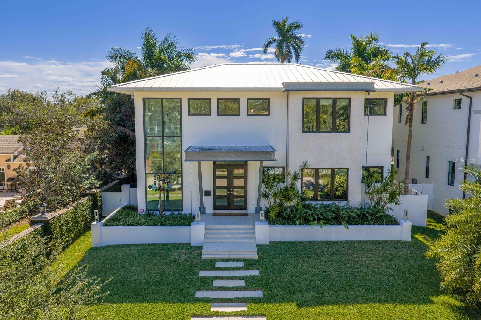 TB8434867 Property Photo