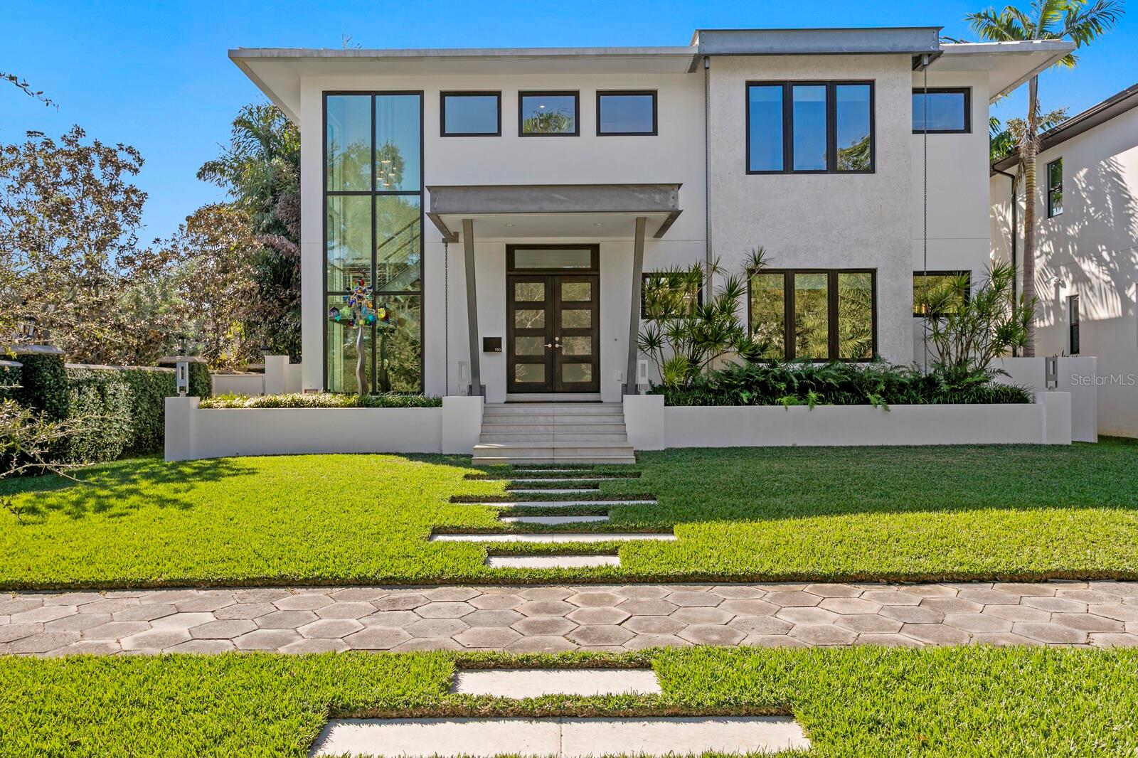 TB8434867 Property Photo