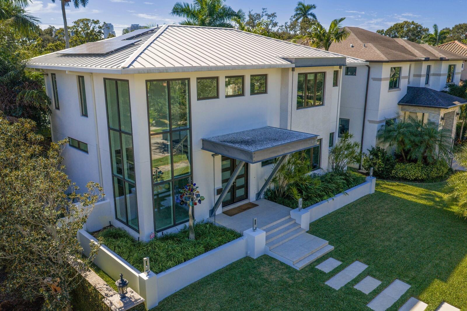 TB8434867 Property Photo