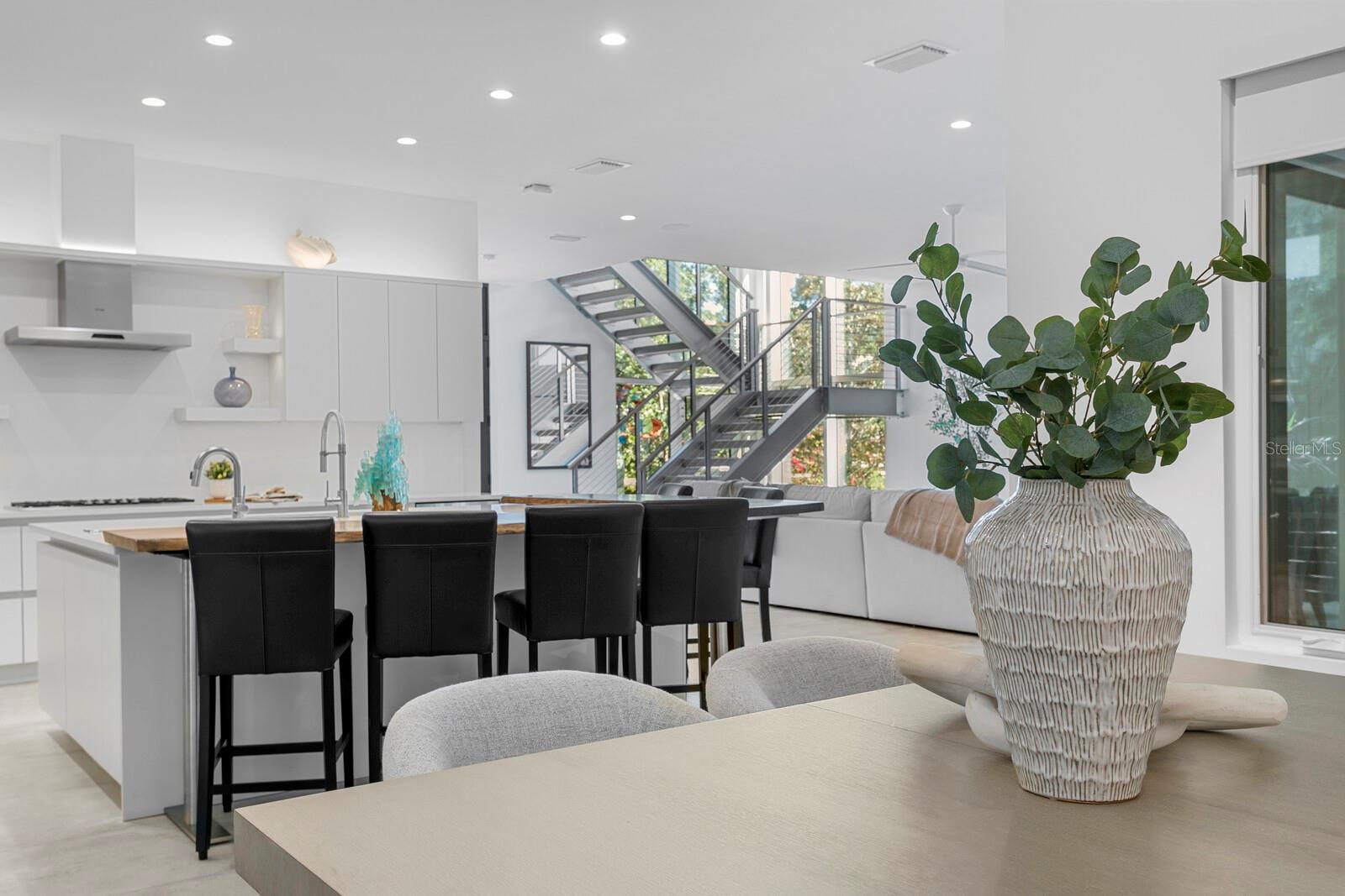 TB8434867 Property Photo