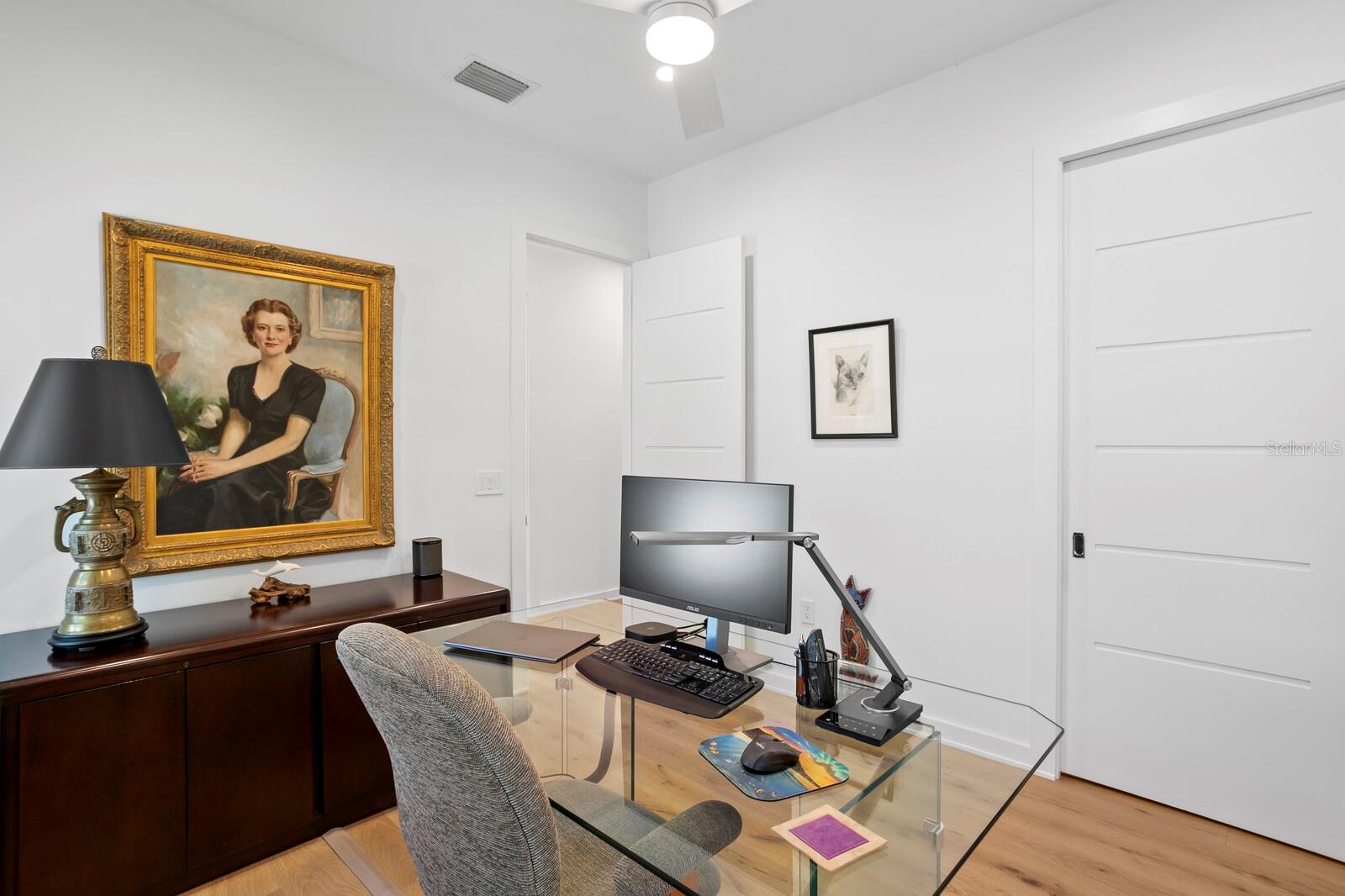 TB8434867 Property Photo