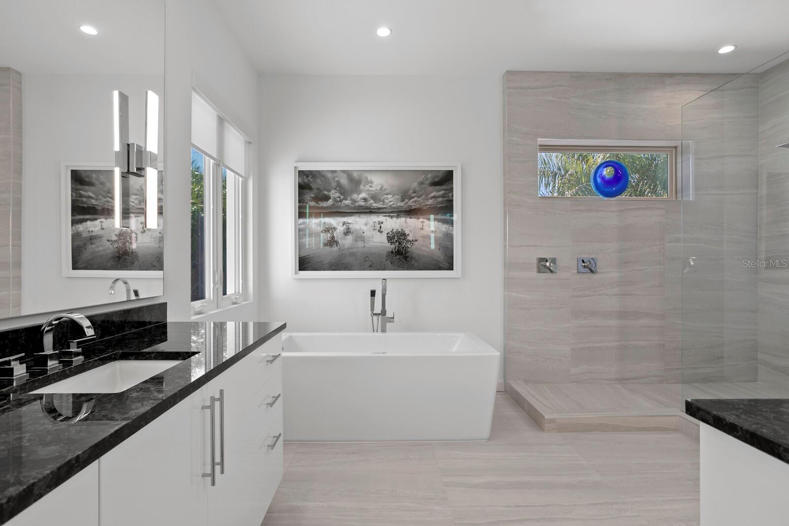 TB8434867 Property Photo