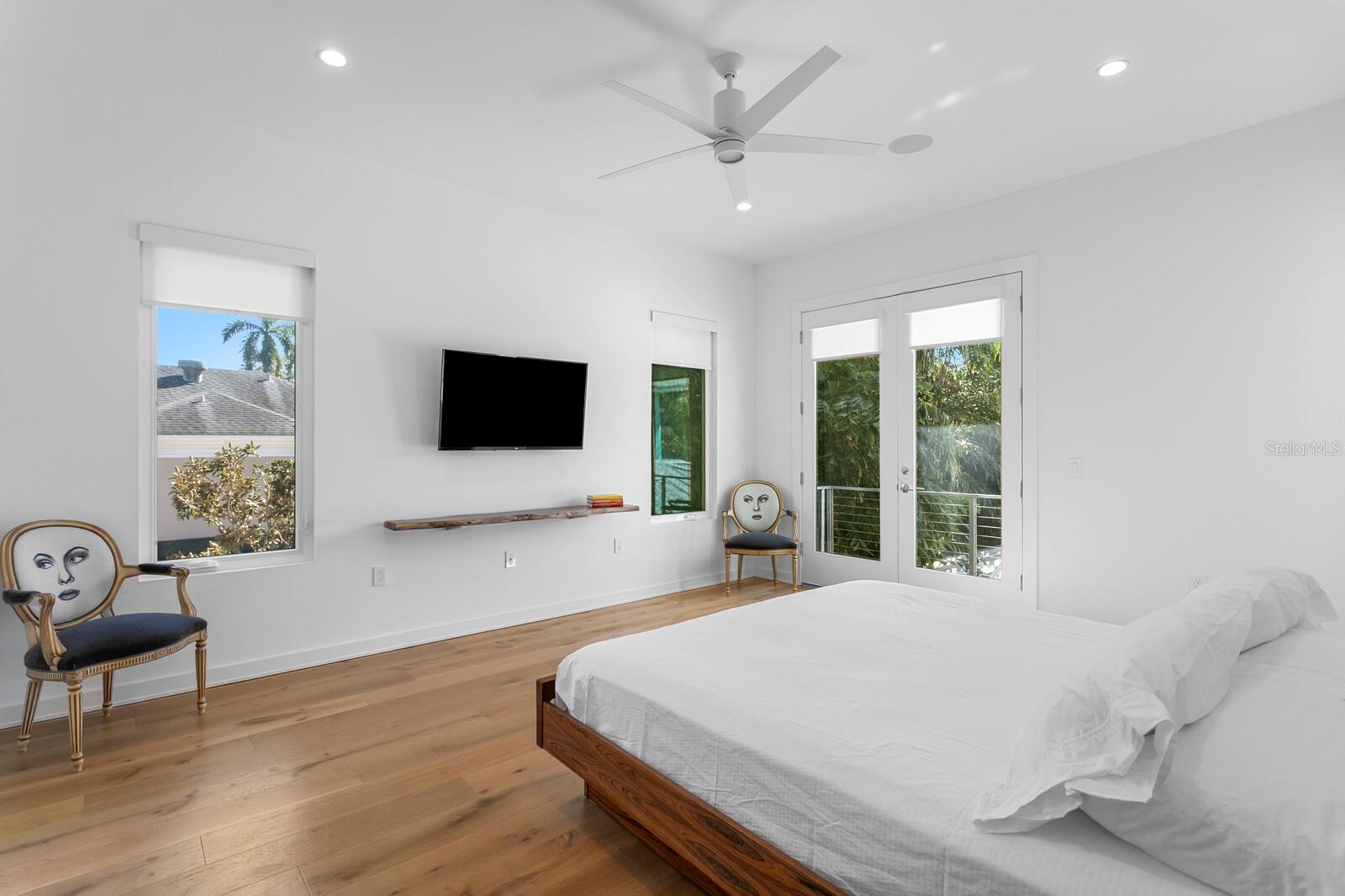 TB8434867 Property Photo