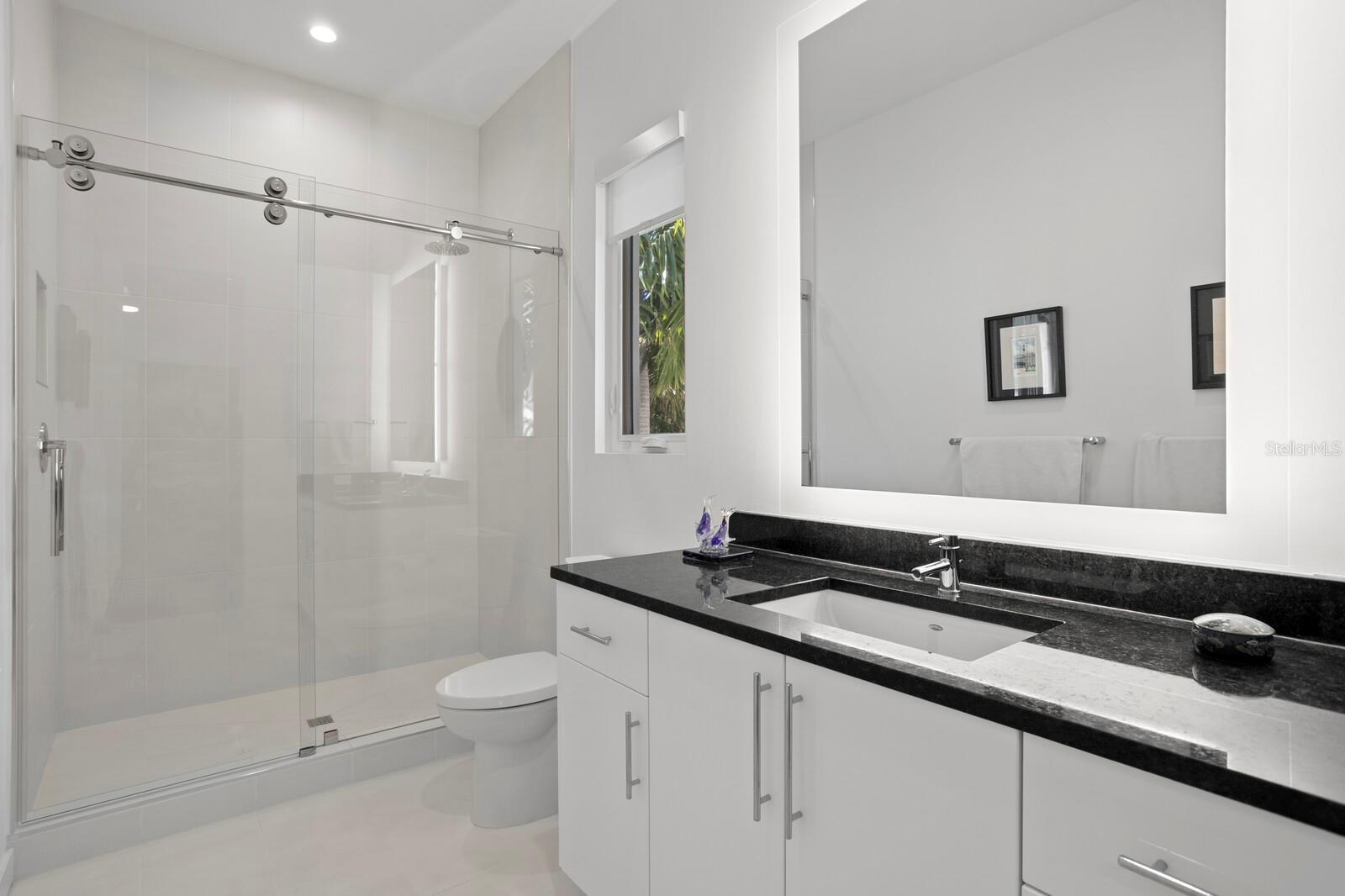 TB8434867 Property Photo