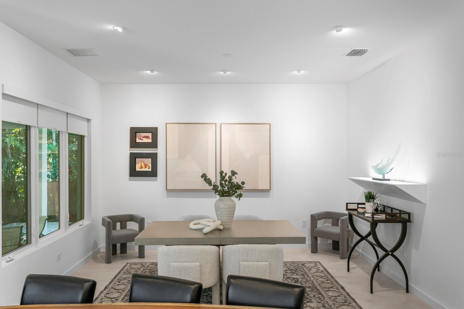 TB8434867 Property Photo