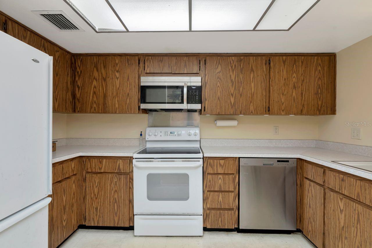 8082 ANNWOOD RD #8082, SEMINOLE, FL, 33777