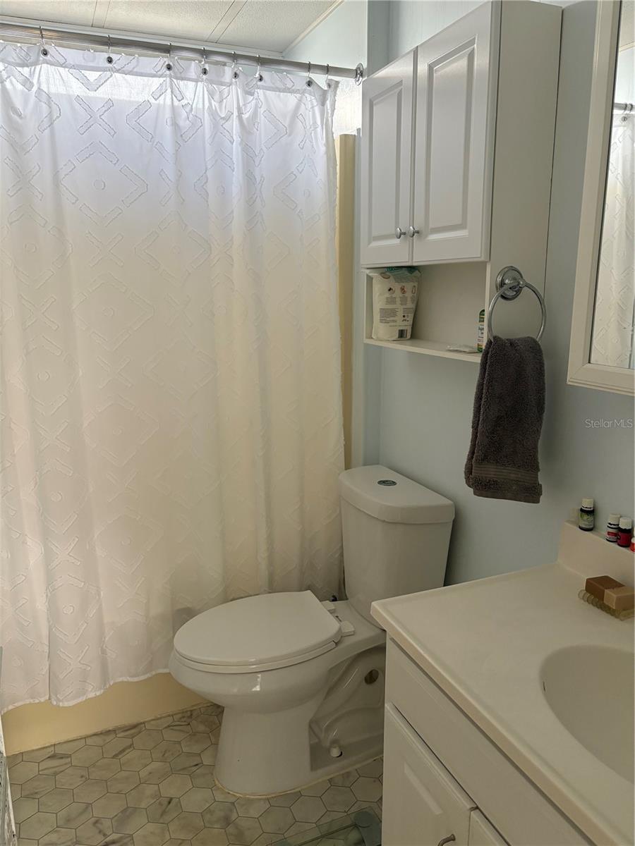 TB8434886 Property Photo