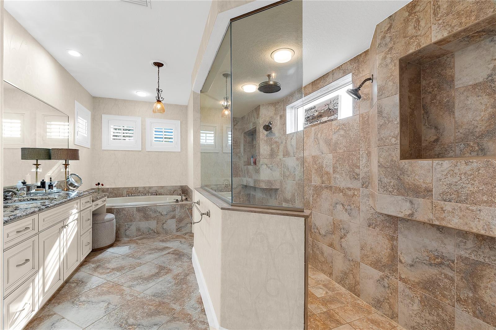 A4667459 Property Photo