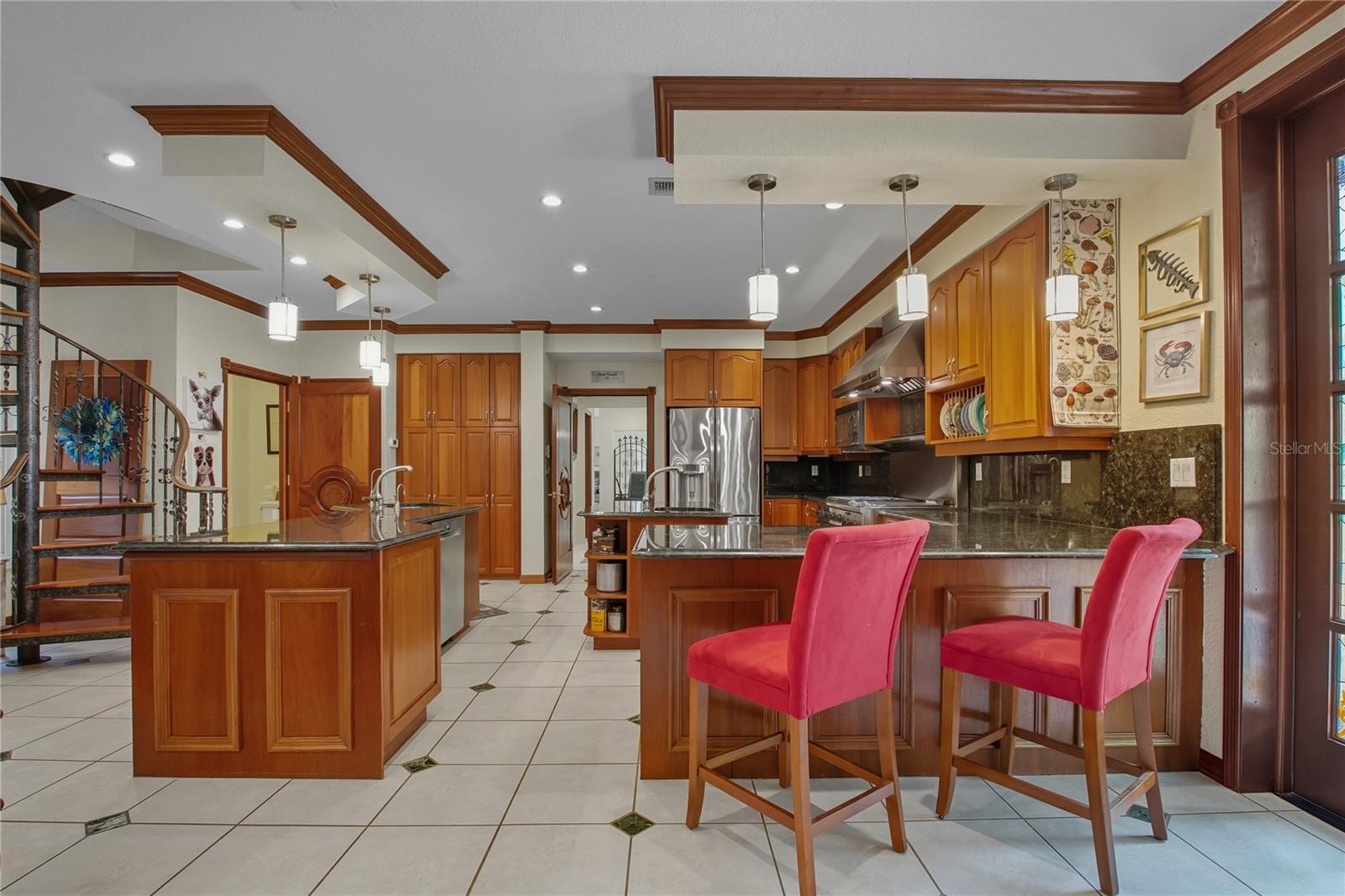 GRAND, UNBELIEVABLE KITCHEN WITH 2 SINKS ~ PERFECT FOR FOOD PREPPING