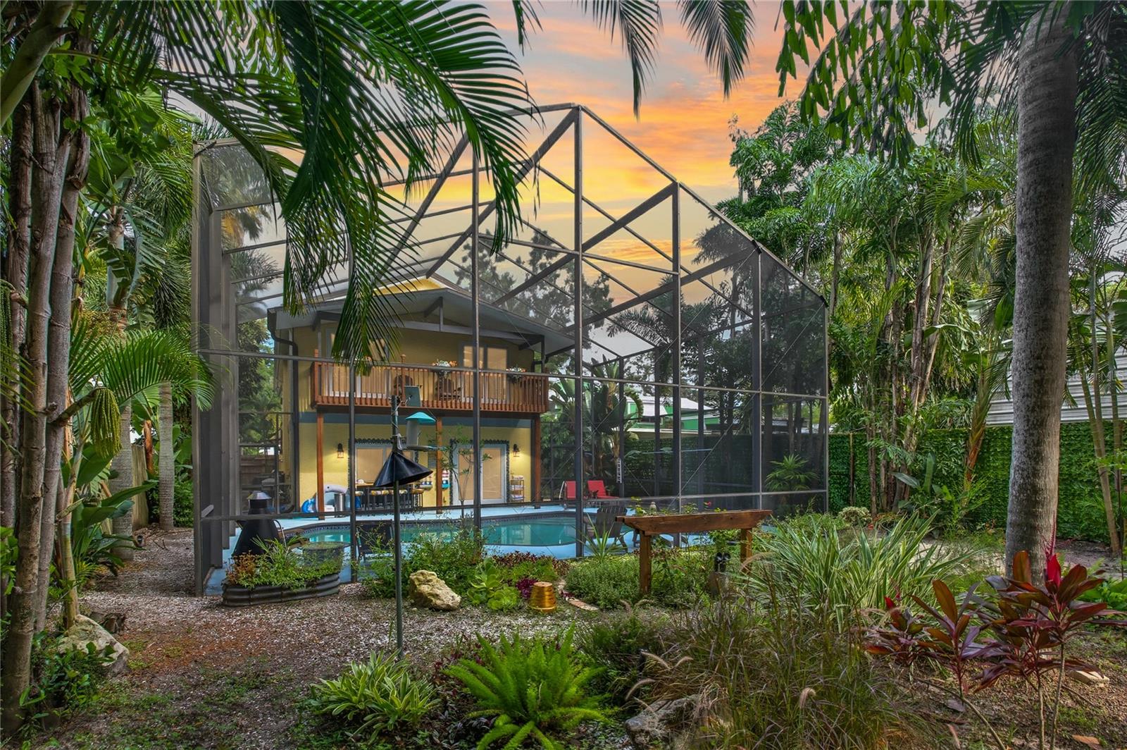 MAKE THIS PARADISE YOURS!!