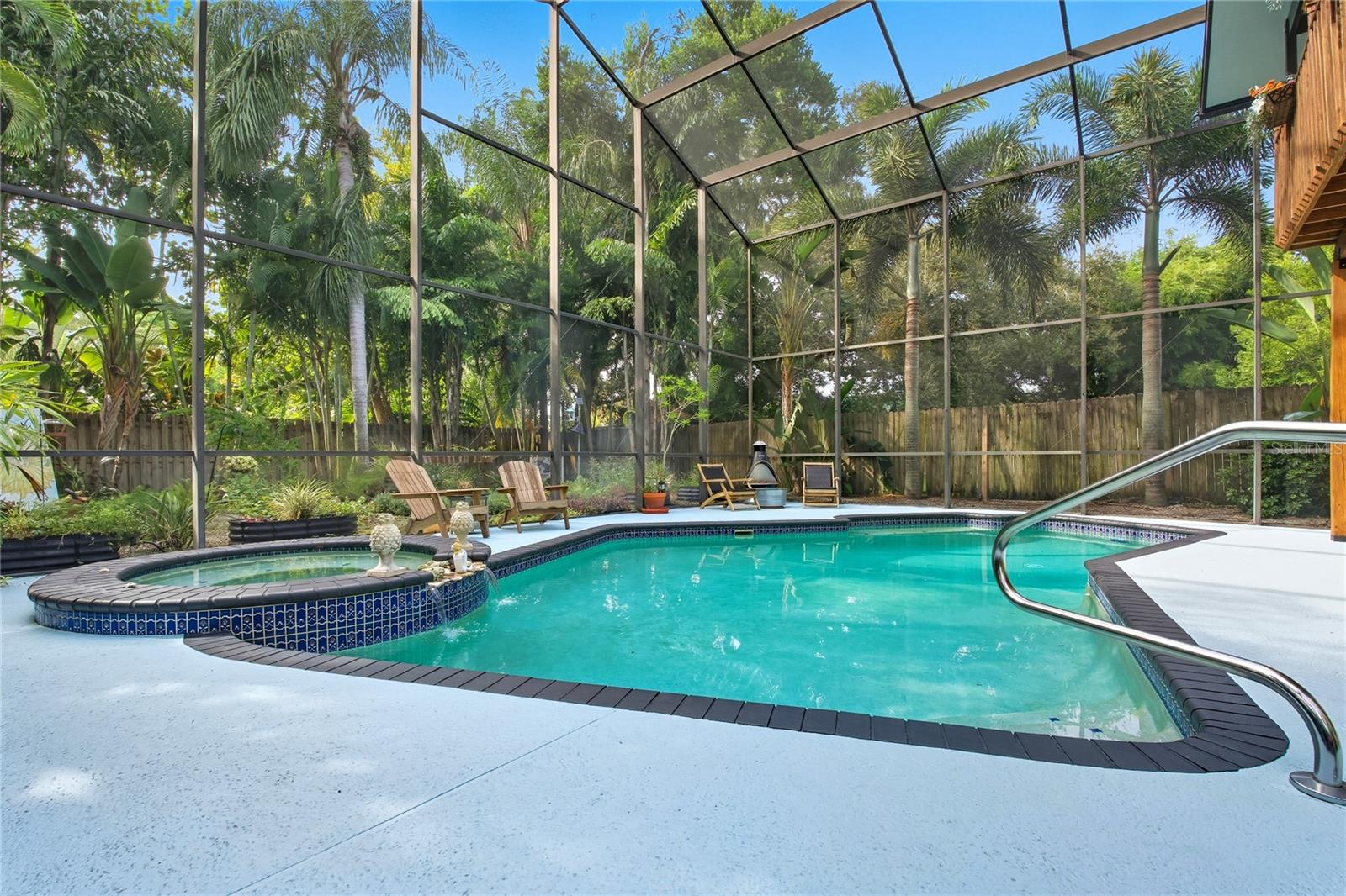 YOU WILL LOVE THIS BACKYARD OASIS!