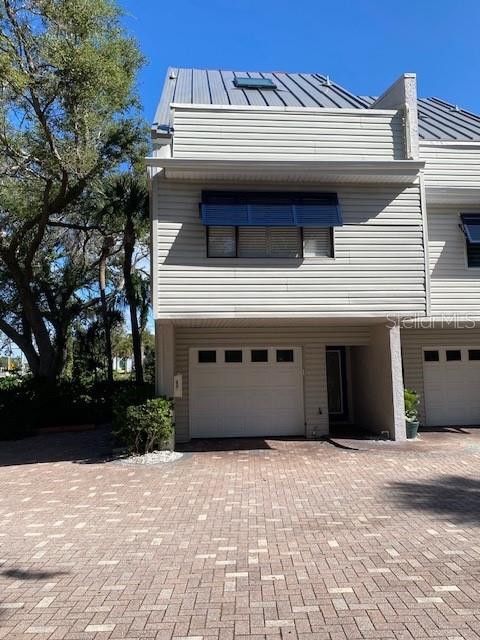 End unit- extra windows on the side