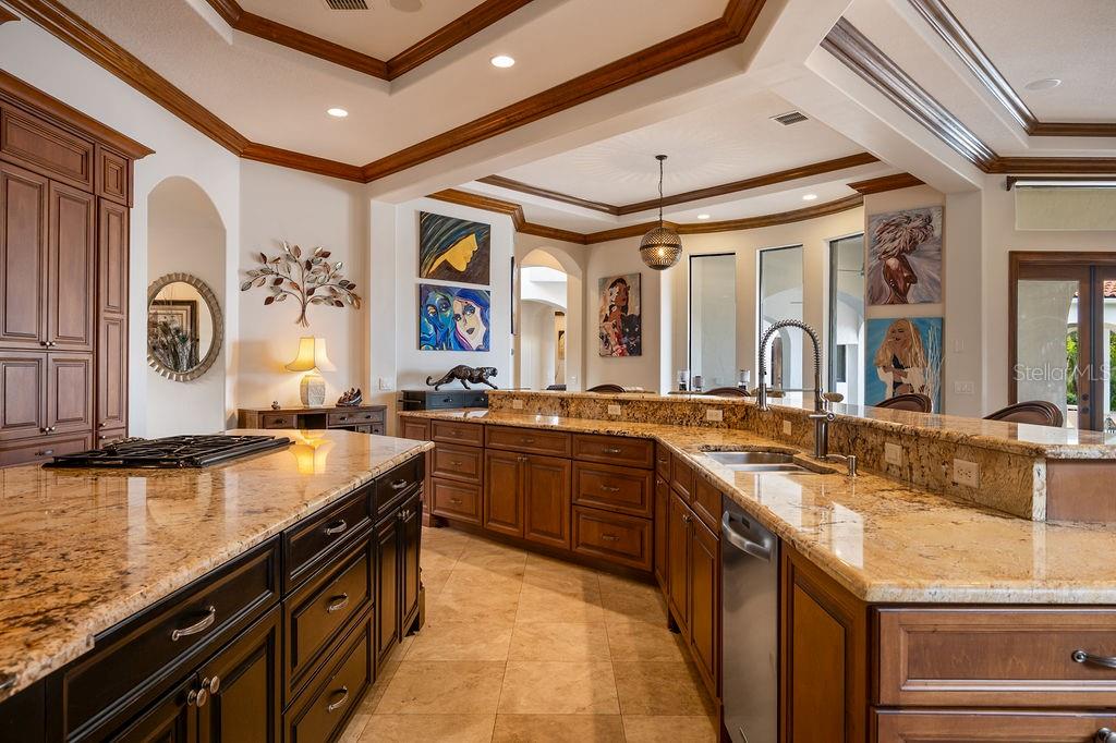 O6350037 Property Photo