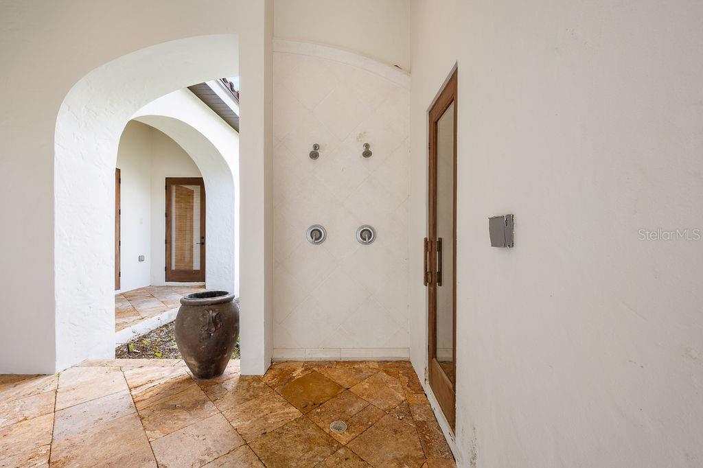 O6350037 Property Photo