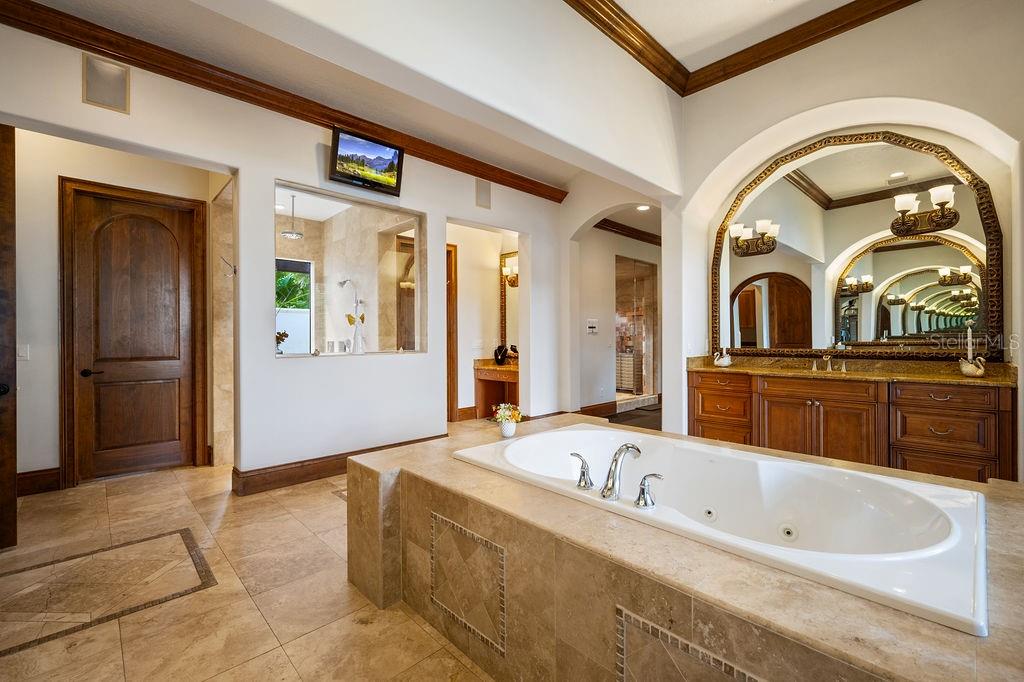 O6350037 Property Photo