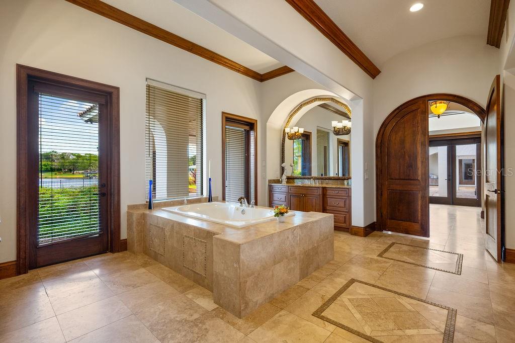 O6350037 Property Photo